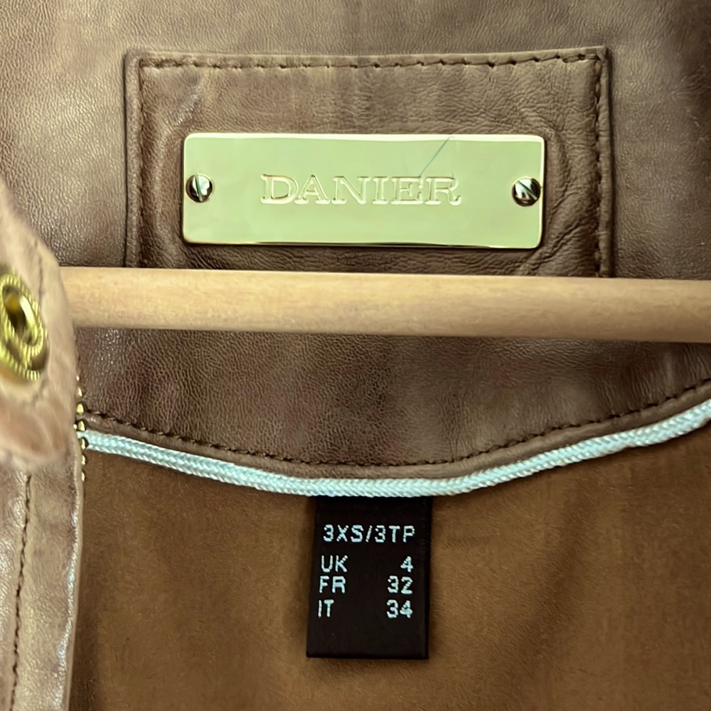 Danier buttery soft leather jacket - Picture 5 of 10